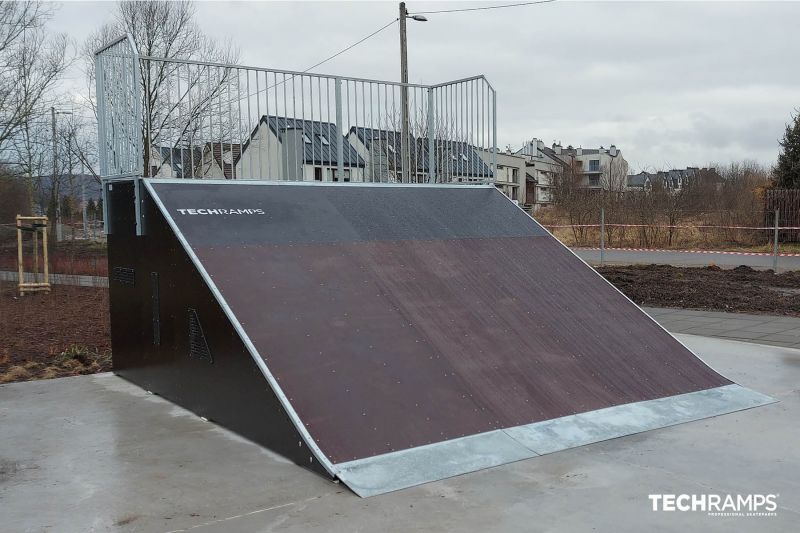 Bank ramp -  (Skatepark Kraków Zakrzowiecka