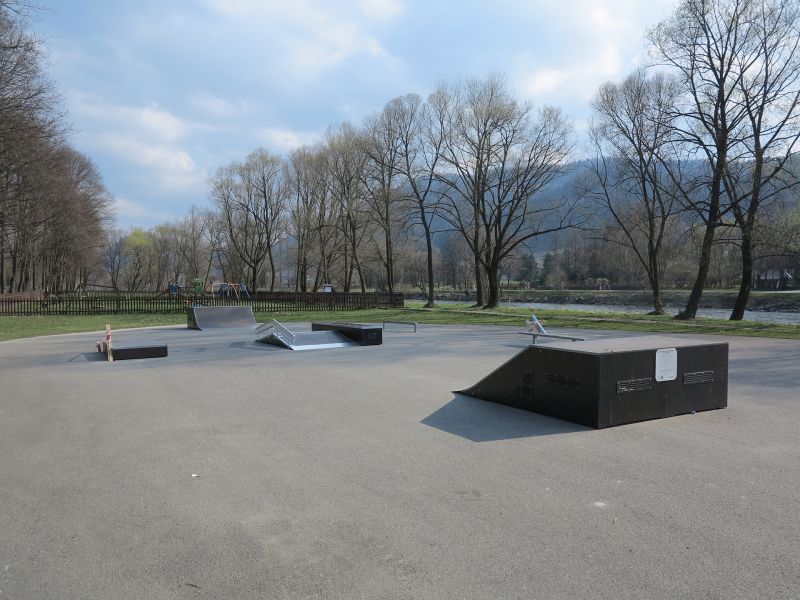 Bank ramp i funbox w skateparku w Krościenku nad Dunajcem