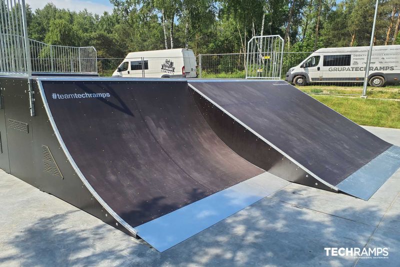 Bank Ramp i Quater - skatepark modułowy Gniezno 