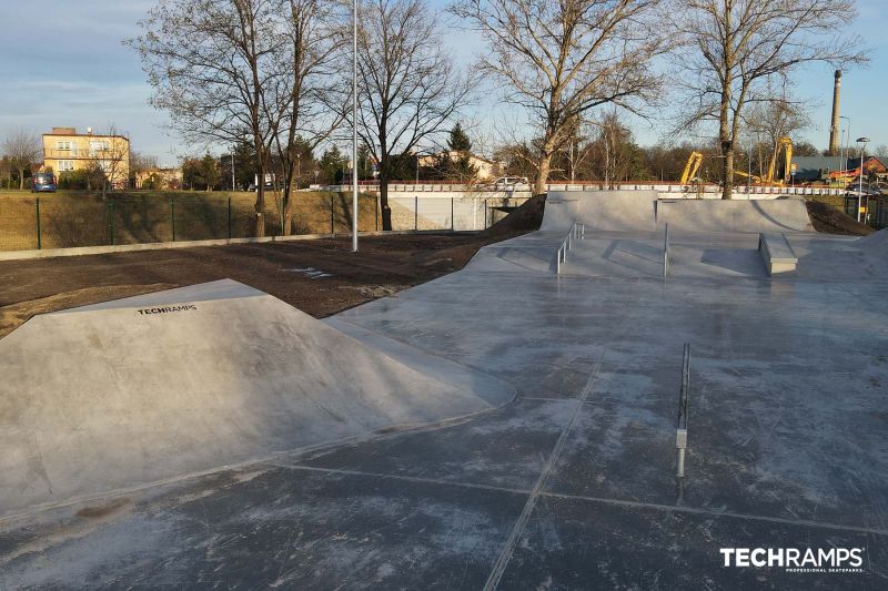 Betonowy bank - skatepark 