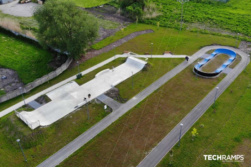 Betonowy skatepark i pumptrack