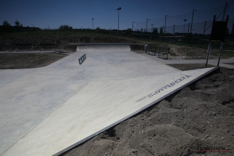 Betonowy skatepark w Opolu