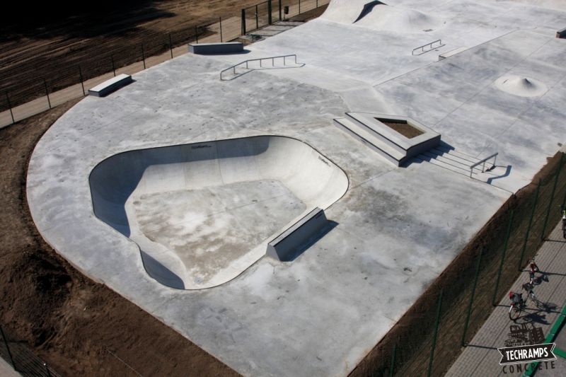 Betonowy skatepark w Wolsztynie