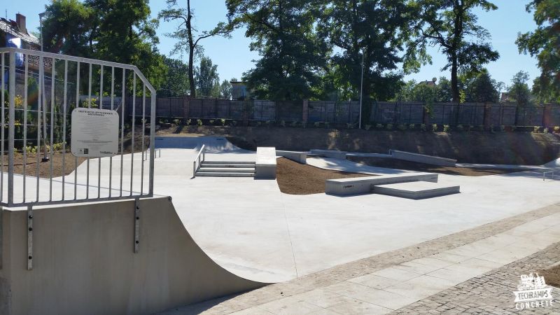 Concrete skatepark Żagań