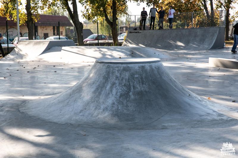 Nakło nad Notecią - concrete skatepark 