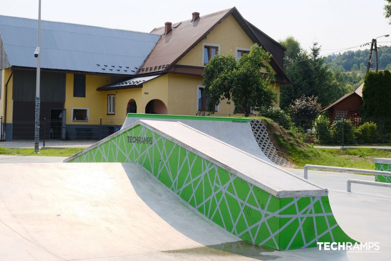 Concrete skatepark - Bystra Podhalansk