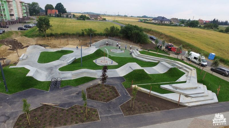 Świecie - concrete skatepark