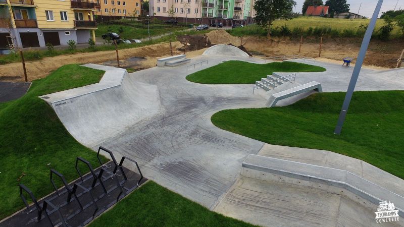 Świecie - concrete skatepark