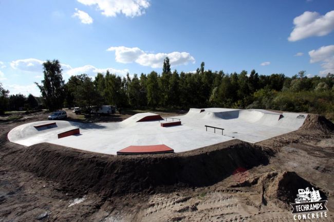 Concrete skatepark in Trzebież