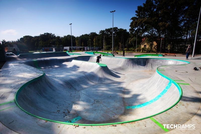 Zielonka - concrete skatepark