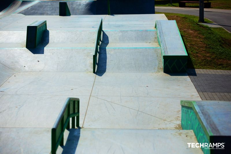 Zielonka - concrete skatepark