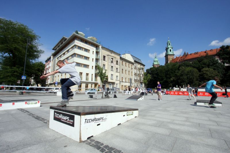 Mini mobile street park na Es game of skate 2011