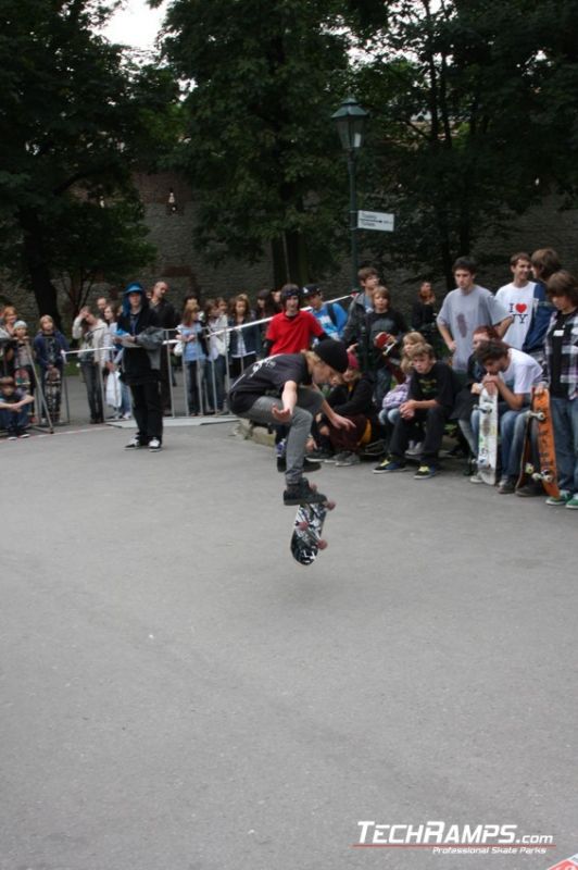 Es Game of SKATE 2010 - Krakow Barbakan