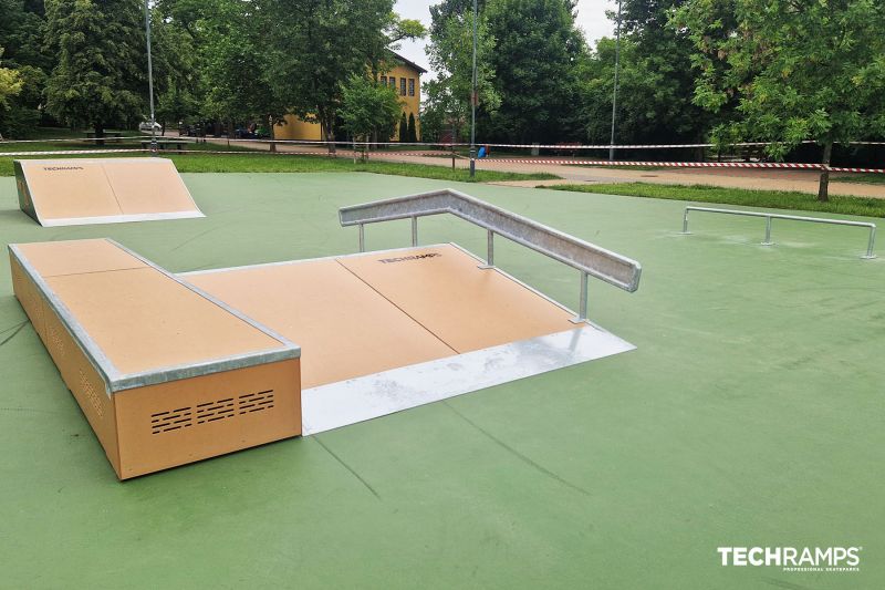 Funbox so zábradlím + Grindbox od spoločnosti Techramps 