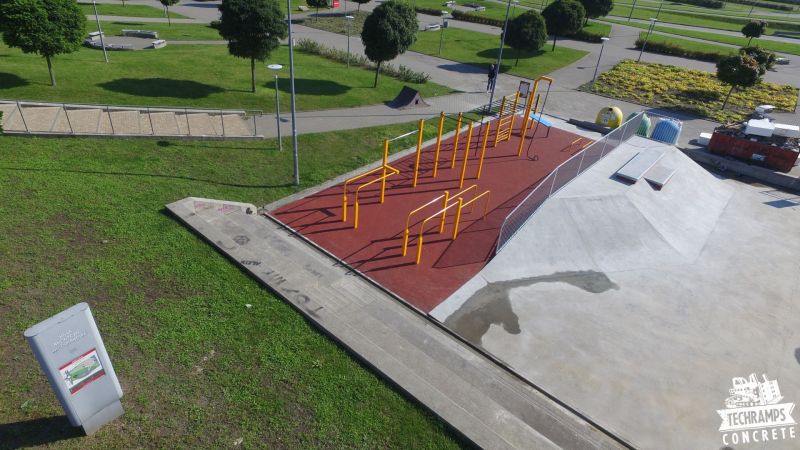 Betonowy skatepark w Gdańsku