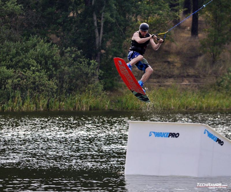 Kicker na wakeparku we Włocławku