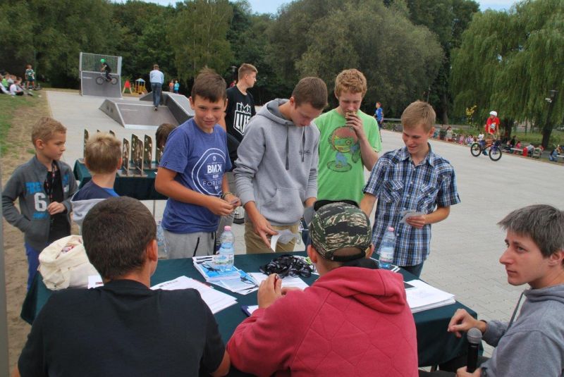 Proces výstavby skateparku