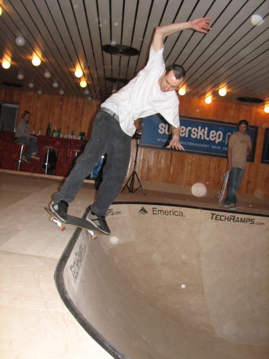 Maciek na Skate Poolu Techrampsl Techramps