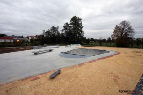 Mini betonowy skatepark w Turośni Kościelnej