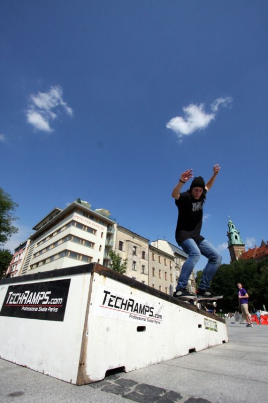 Mini mobile street park na Es game of skate 2011