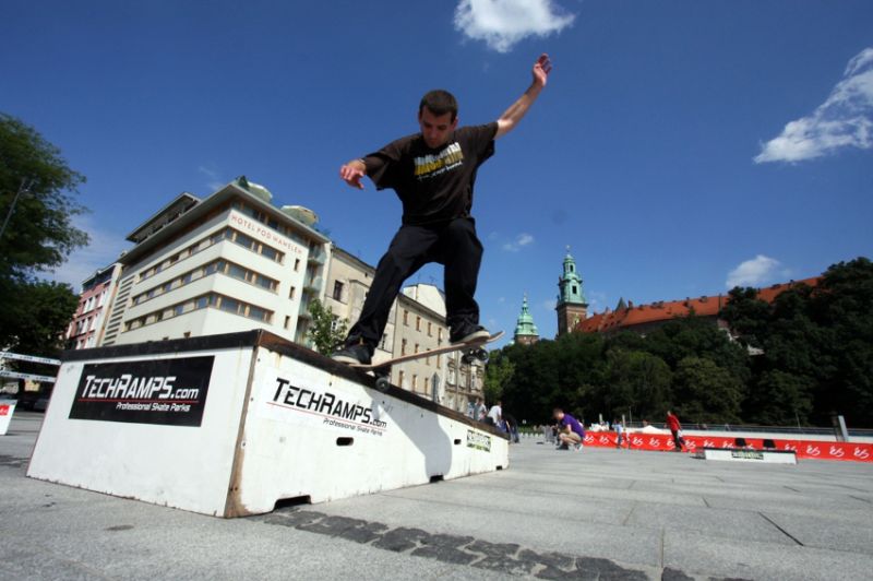 Mini mobile street park na Es game of skate 2011