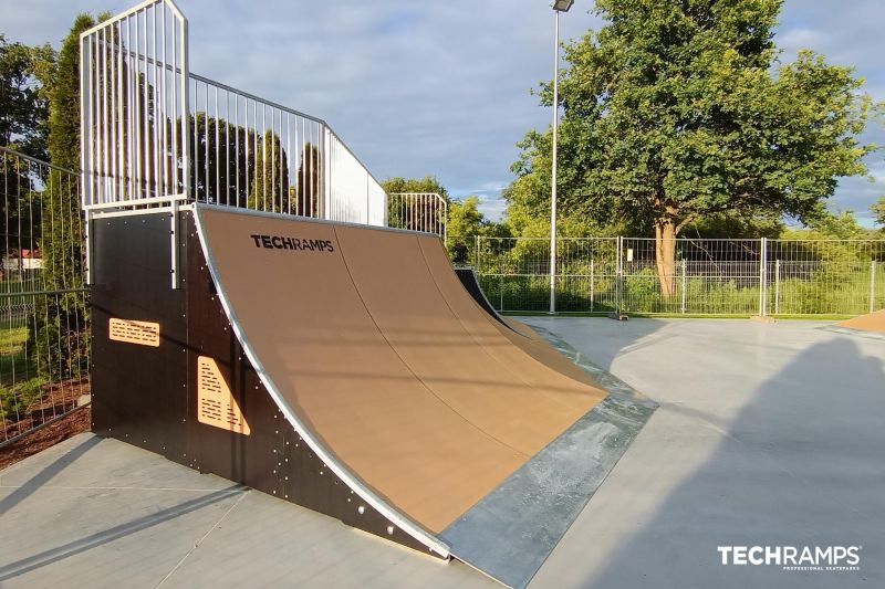 Mini Quarter - skatepark Wisznia Mała 