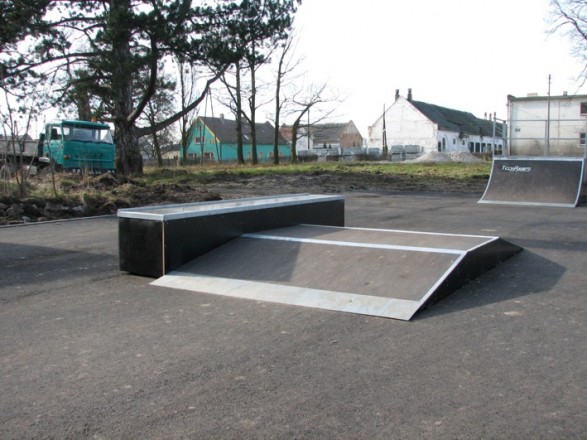 Mini Skatepark w Wierzbniku 1