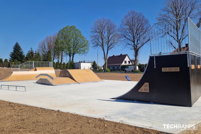 Wooden skatepak 