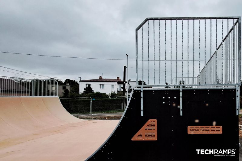 Wooden modular skatepark in Mount Siwierskie.