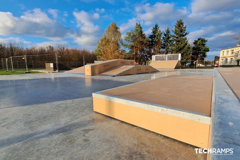  Betonowa nawierzchnia skateparku, ul. Olimpijska 1 Kozłów Biskupi 