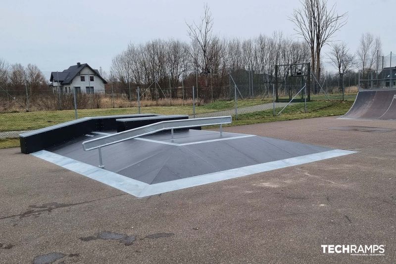 Drevený skatepark