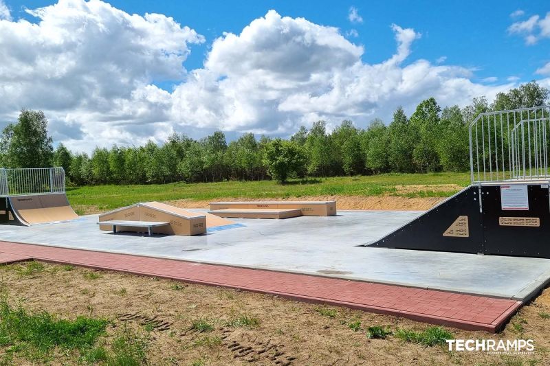 Drevený skatepark