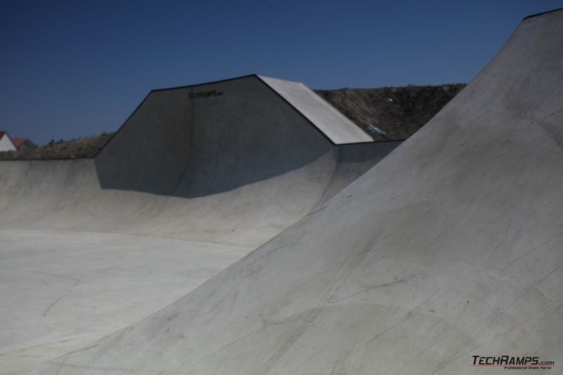 Betonowy skatepark w Opolu