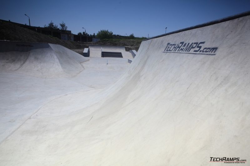 Betonowy skatepark w Opolu