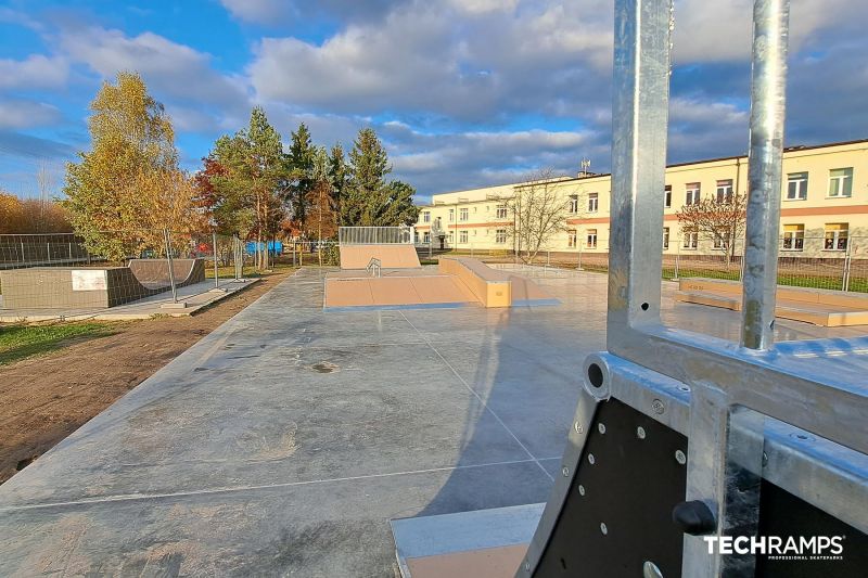 Skatepark w Kozłowie Biskupim - Zdjęcia 