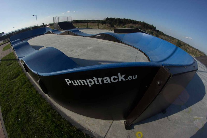 Skatepark i pumptrack w Mierzęcicach