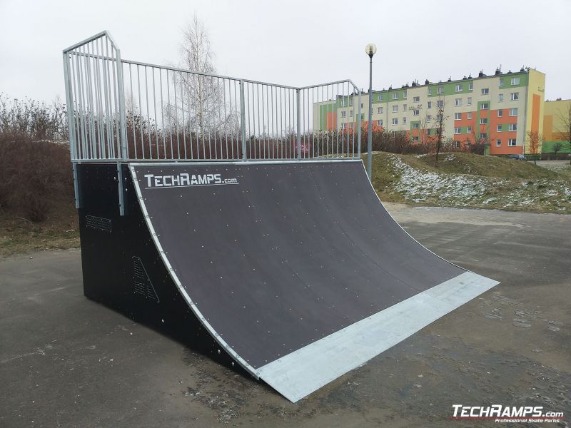 Element Quarter Pipe w skateparku w Sieradzu