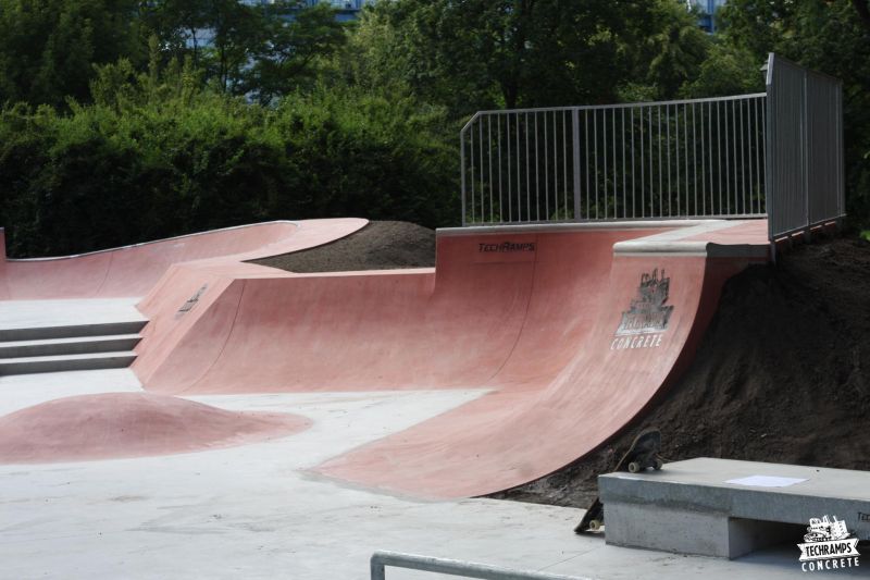 Quater Pipe - skatepark Park Jordana 