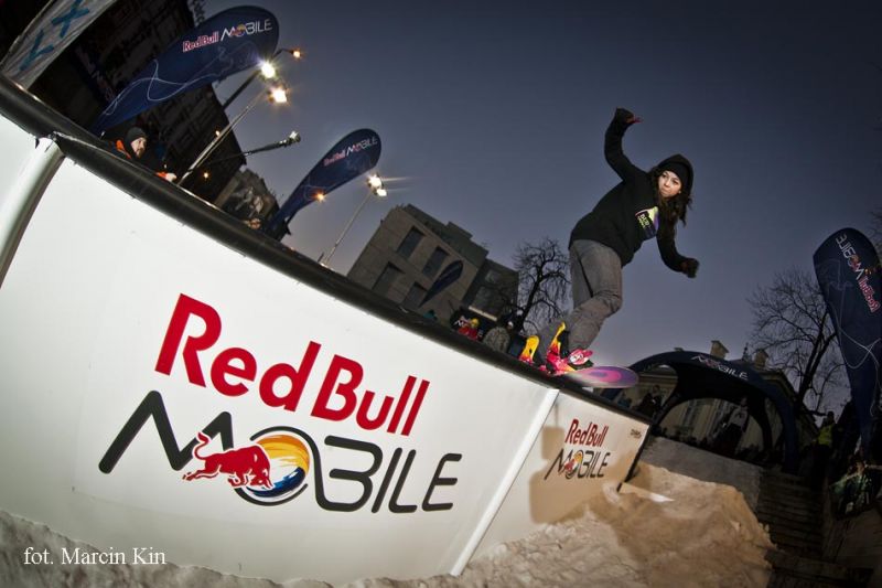 Red Bull MOBILE Snowboard Attack