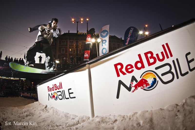 Red Bull MOBILE Snowboard Attack