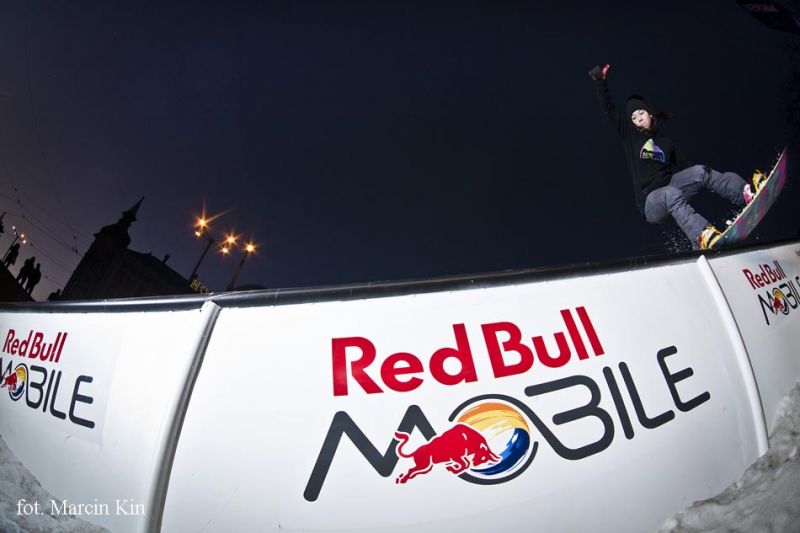 Red Bull MOBILE Snowboard Attack