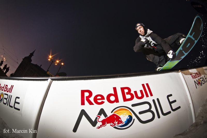 Red Bull MOBILE Snowboard Attack