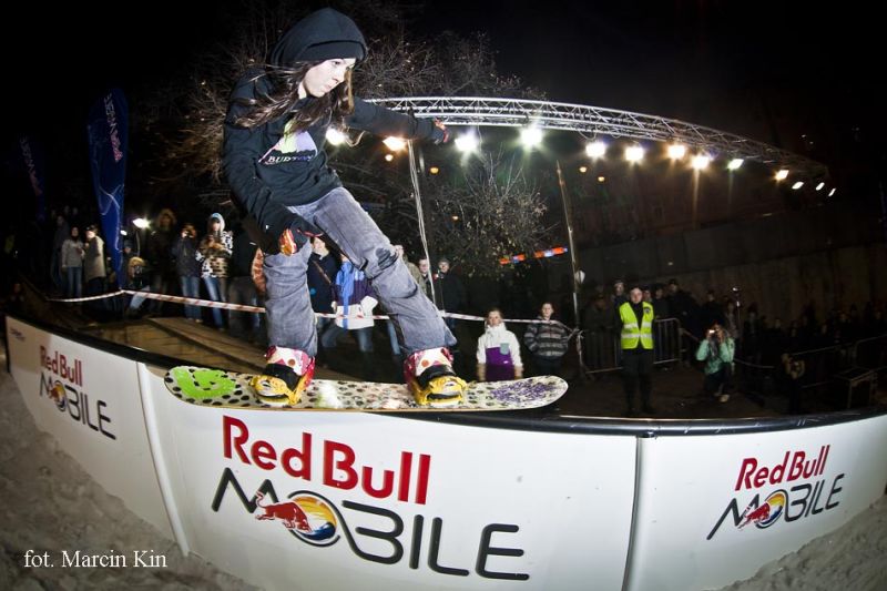 Red Bull MOBILE Snowboard Attack