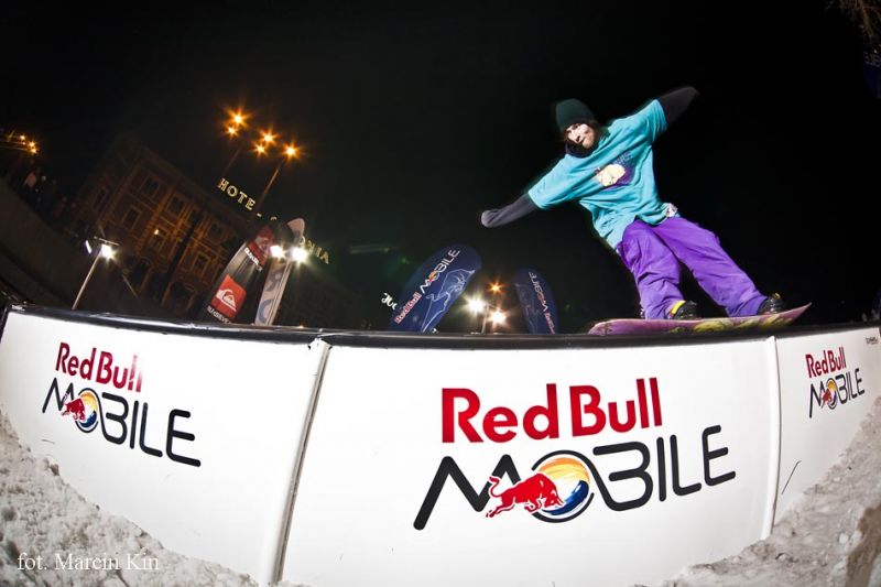 Red Bull MOBILE Snowboard Attack