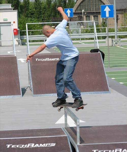 Rider na skateparku