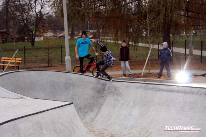 Riders Betonowa Skateplaza