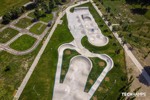 Skatepark a betónová pumptracková dráha - Piekary Śląskie