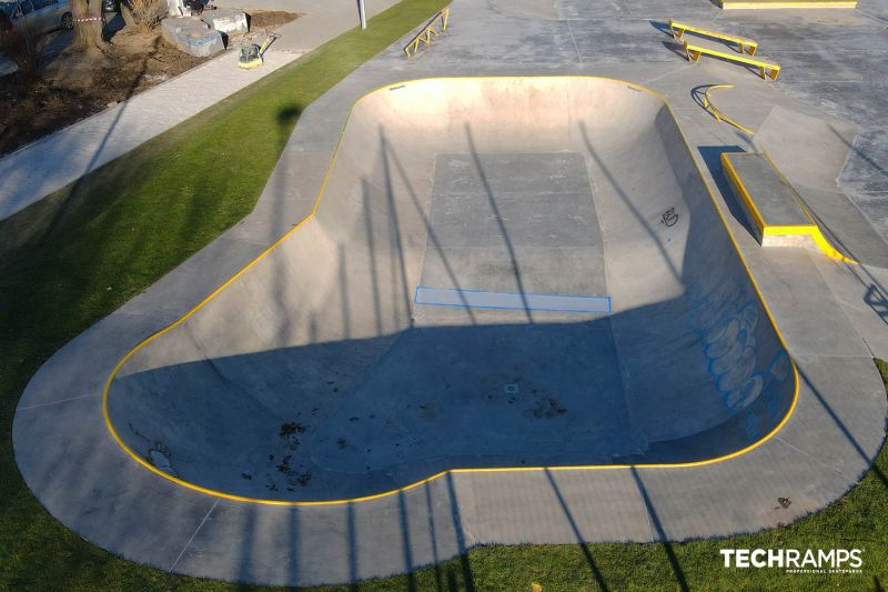 Skatepark betonowy Wrocław ul. Ślężna