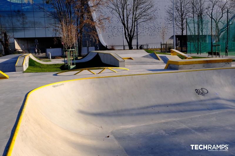 Skatepark betonowy Wrocław ul. Ślężna