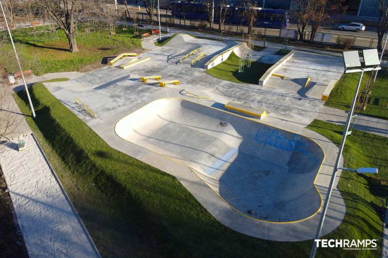 Skatepark betonowy Wrocław ul. Ślężna